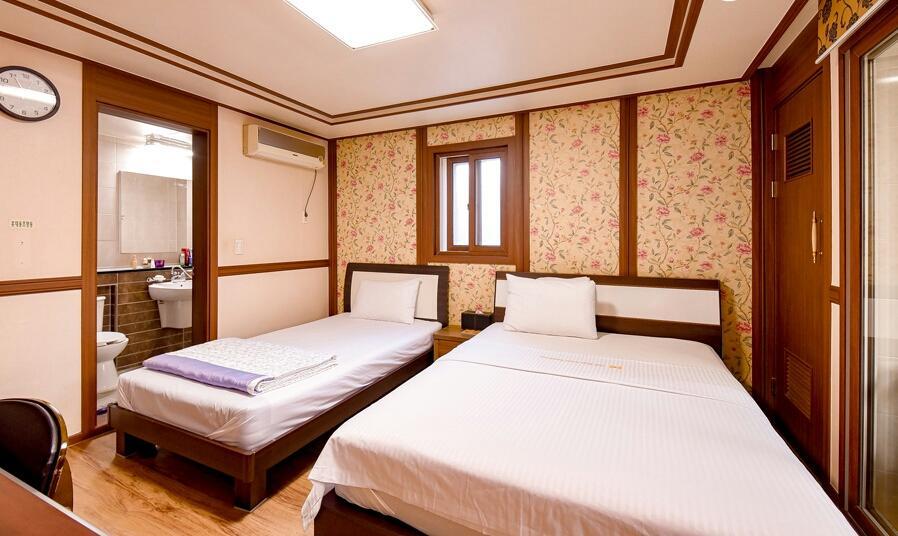 Hillstay Residence Hotel Gumi Extérieur photo